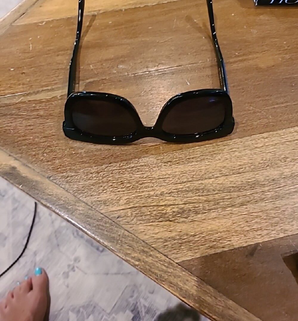 Diff Carson Polarized Eyewear Black Sunglasses with Black Case - Picture 6 of 7